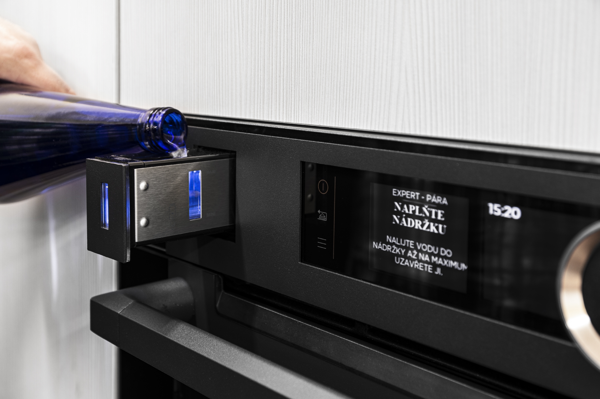 Nádržka na vodu parní trouby De Dietrich DKV4530H