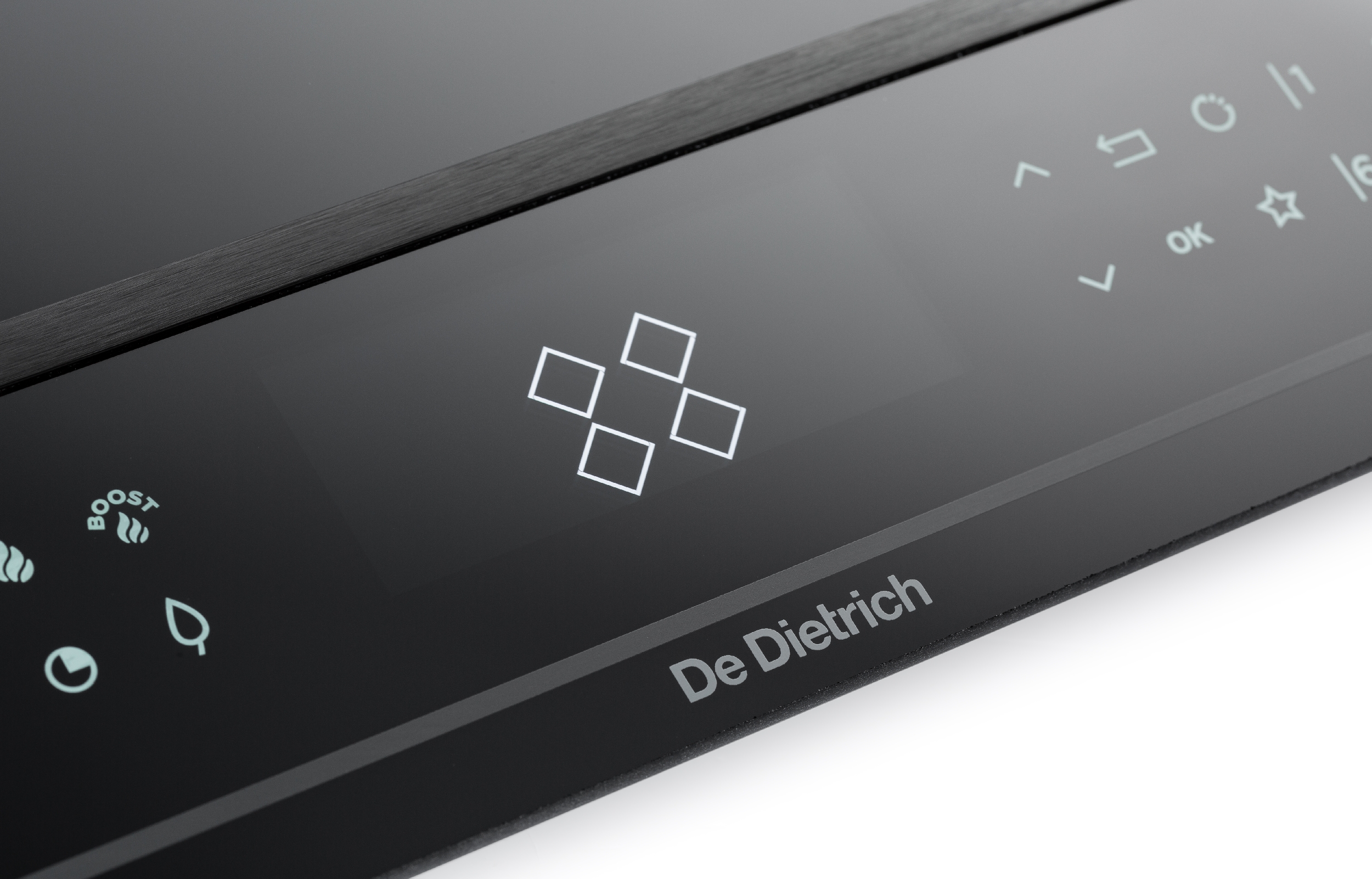 Barevné provedení Infinite Black varné desky De Dietrich DPI4432B